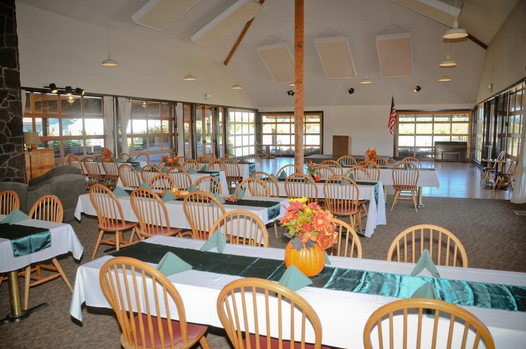 Bend-Sunriver Camping Resort 24 Ft. Yurt 16 Zewnętrze zdjęcie